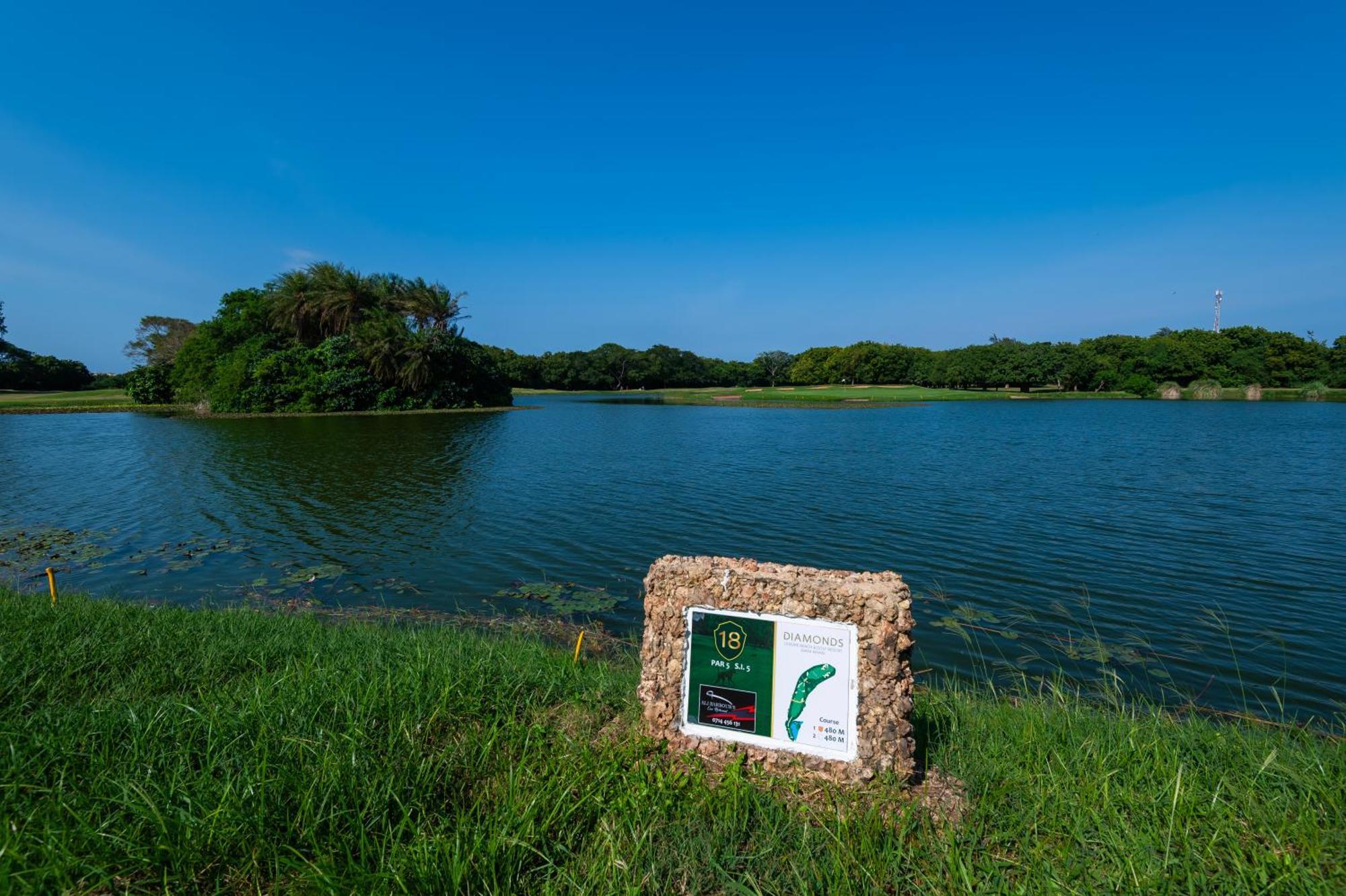 Diamonds Leisure Beach & Golf Resort Диани-Бич Экстерьер фото Golf course at the resort