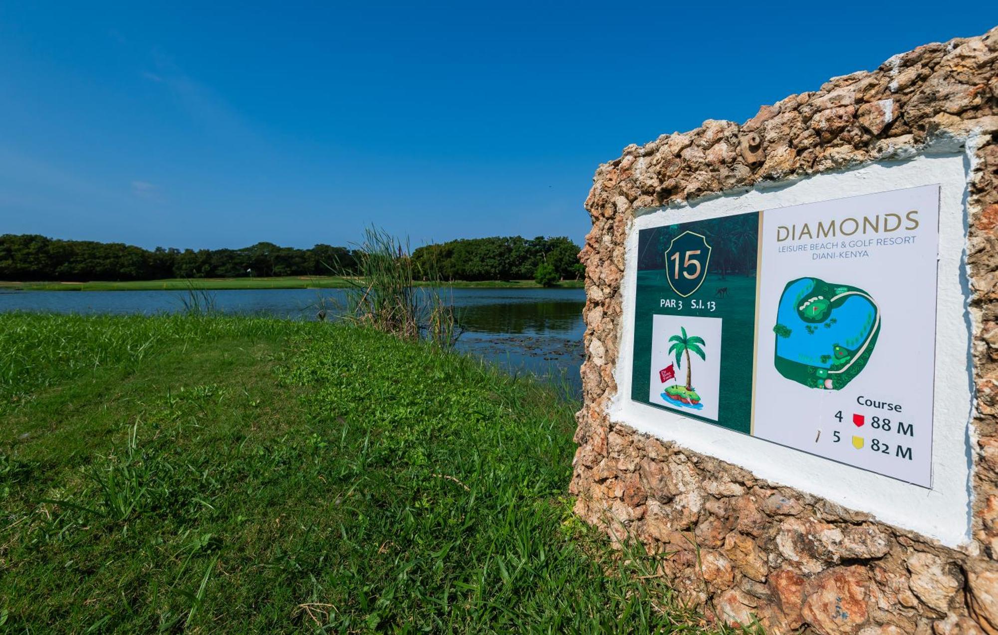 Diamonds Leisure Beach & Golf Resort Диани-Бич Экстерьер фото Golf course sign