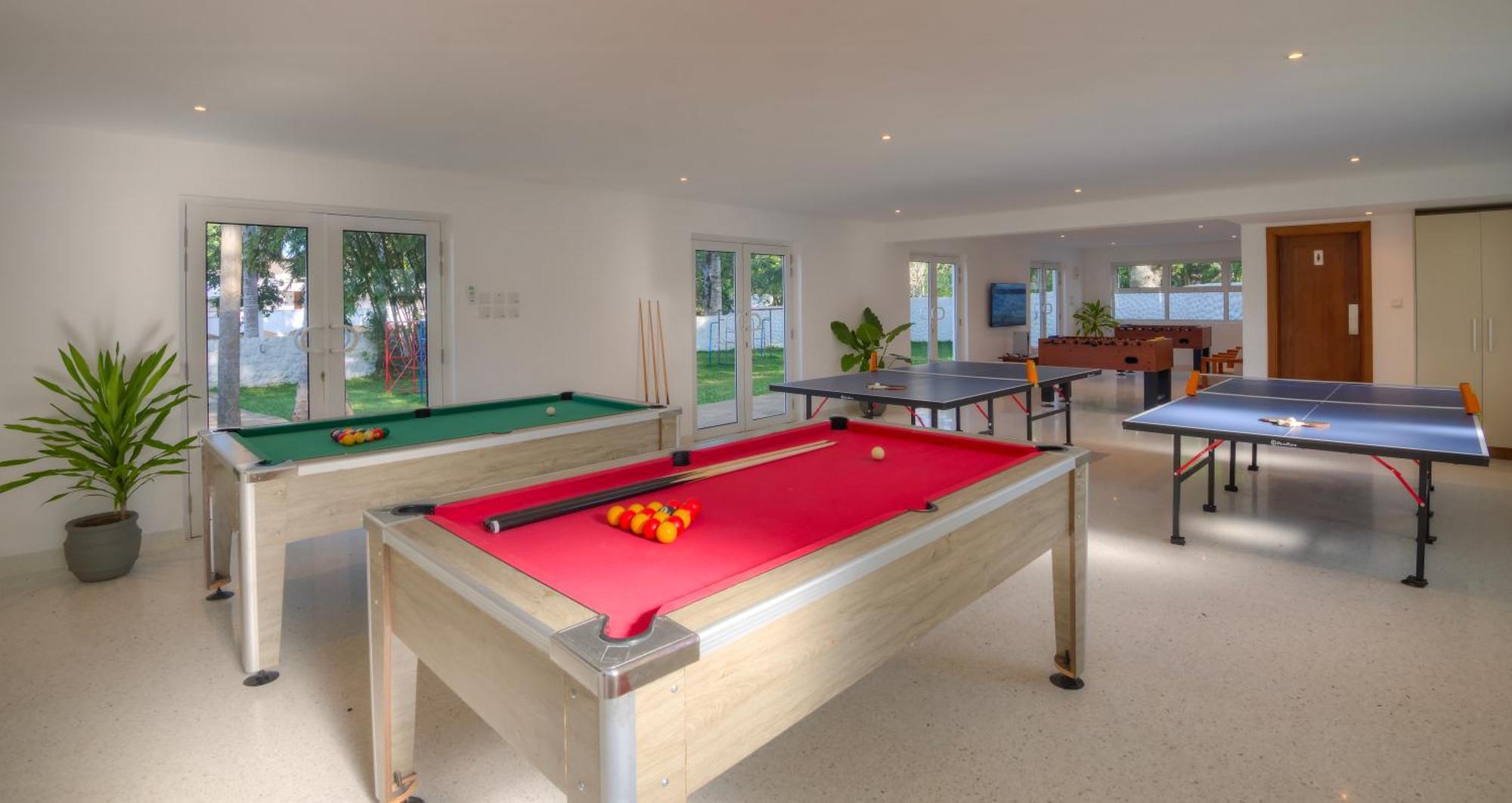 Diamonds Leisure Beach & Golf Resort Диани-Бич Экстерьер фото The games room