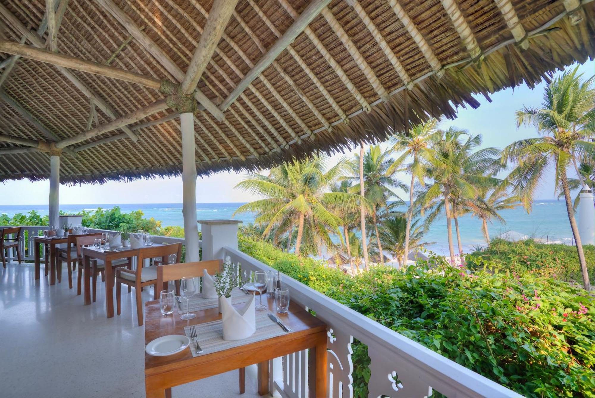Diamonds Leisure Beach & Golf Resort Диани-Бич Экстерьер фото The Deck Restaurant