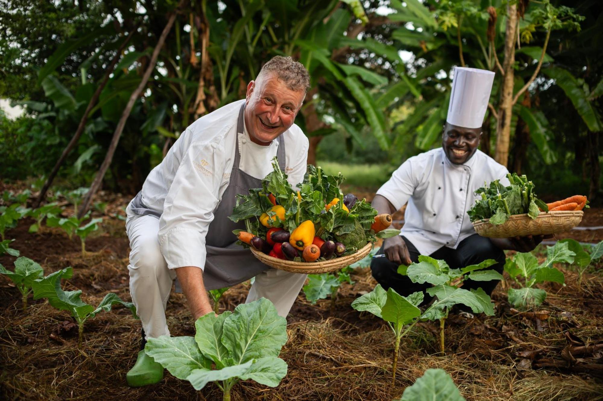 Diamonds Leisure Beach & Golf Resort Диани-Бич Экстерьер фото Chef and his sous-chef in the kitchen garden