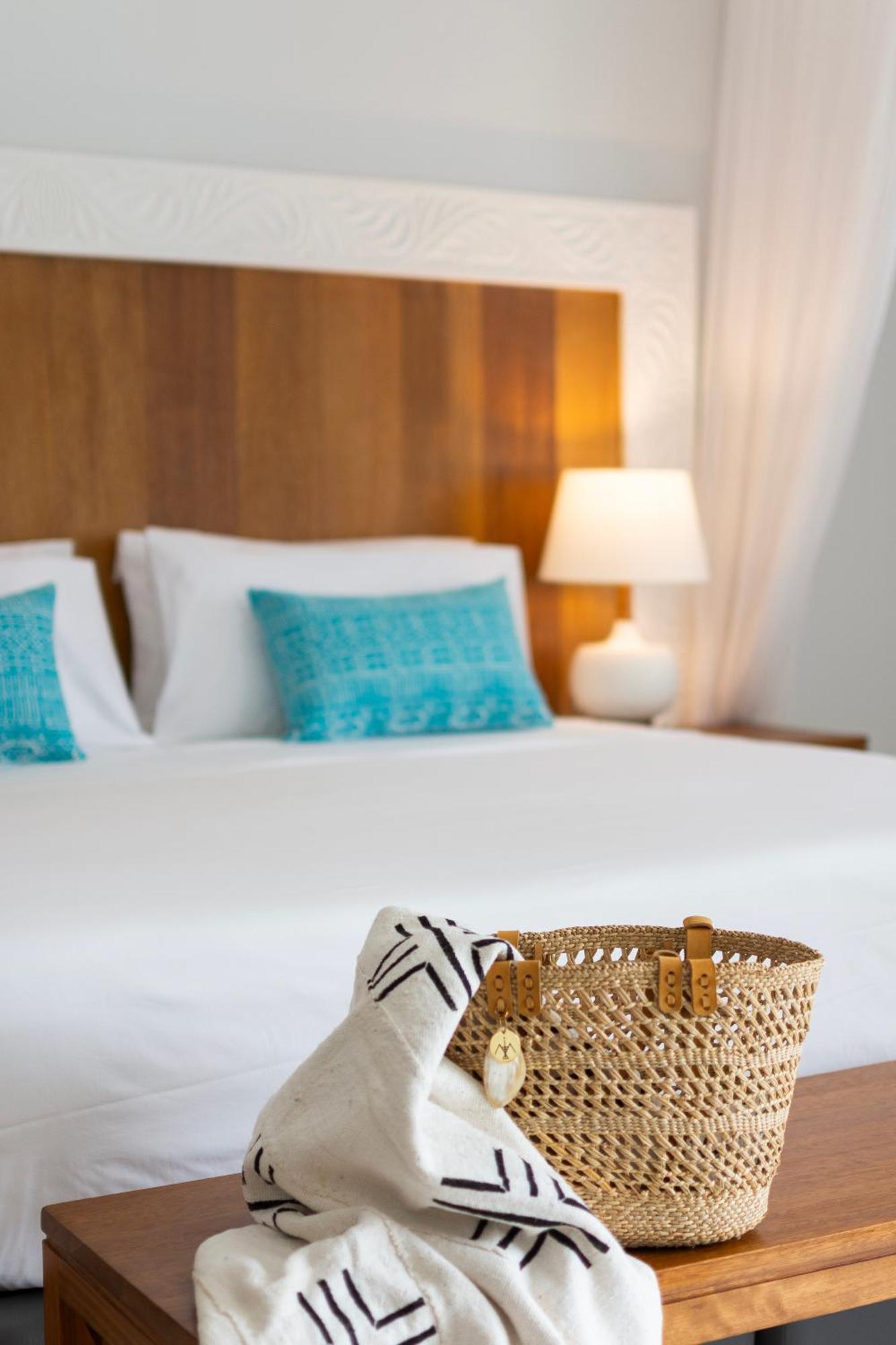 Diamonds Leisure Beach & Golf Resort Диани-Бич Экстерьер фото A bedroom at the hotel